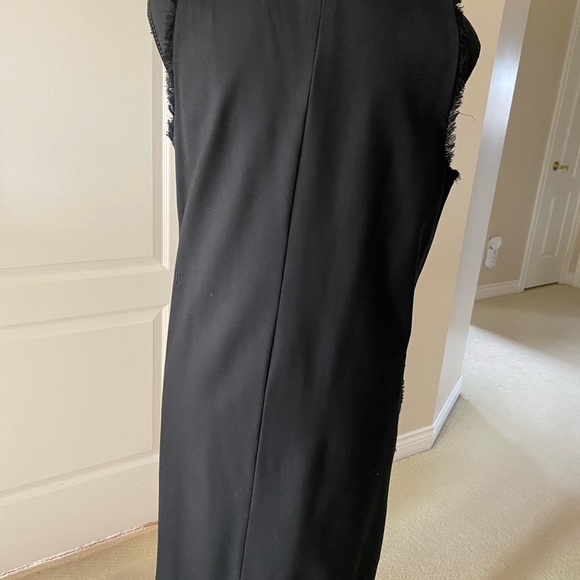 Kit and Ace sleeveless dress - Picture 2 of 7